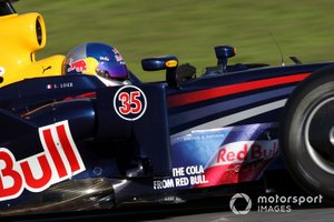 Sebastien Loeb, Campeón del Mundo de Rallyes, prueba para Red Bull Racing