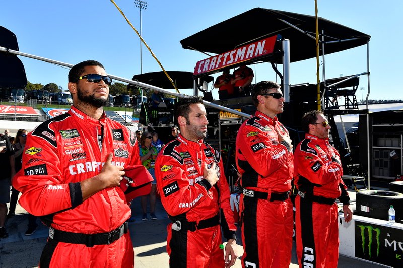 Erik Jones, Joe Gibbs Racing, Toyota Camry Craftsman crew