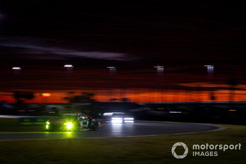 #86 Meyer Shank Racing w/Curb-Agajanian Acura NSX GT3, GTD: Mario Farnbacher, Matt McMurry, Shinya Michimi, Jules Gounon