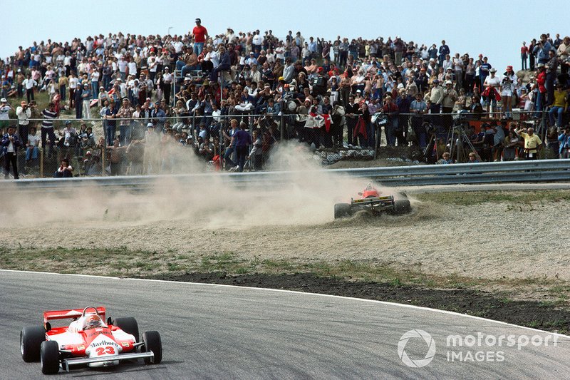 Crash: Gilles Villeneuve, Ferrari 126CK