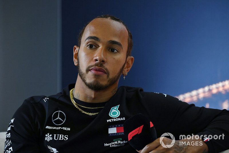 Lewis Hamilton, Mercedes-AMG Petronas F1 en la conferencia de prensa