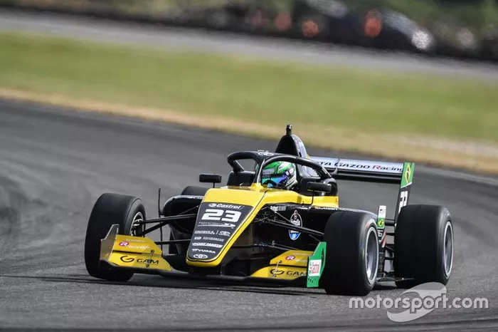 Caio Collet lidera em prova da TRS em Teretonga