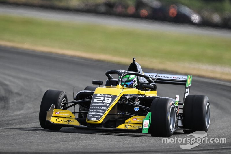 Caio Collet lidera em prova da TRS em Teretonga