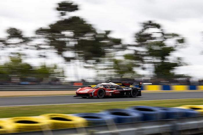  #311 Whelen Cadillac Racing Cadillac V-SeriesR: Pipo Derani, Jack Aitken, Felipe Drugovich