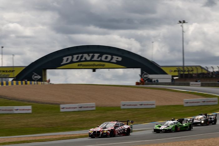  #31 Equipo WRT BMW M4 LMGT3: Darren Leung, Sean Gelael, Augusto Farfus