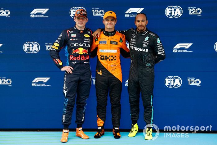 Los tres primeros clasificados Max Verstappen, Red Bull Racing, el hombre de la pole Lando Norris, McLaren F1 Team, Lewis Hamilton, Mercedes-AMG F1 Team.