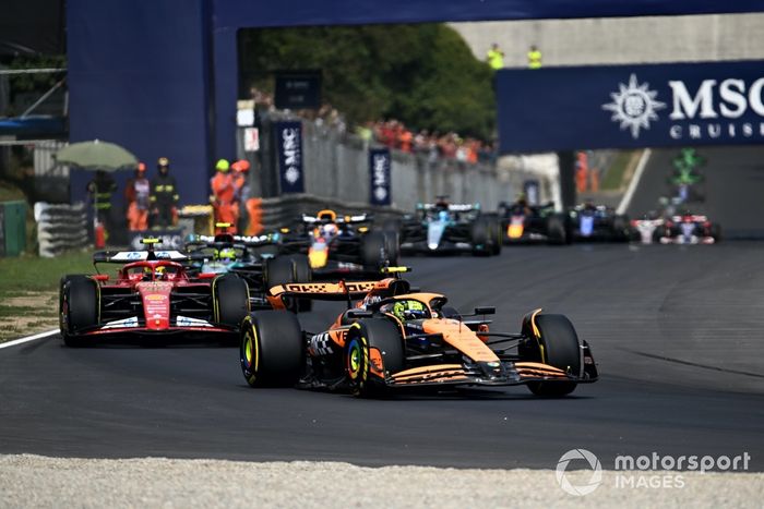 Lando Norris, McLaren MCL38 Carlos Sainz, Ferrari SF-24 