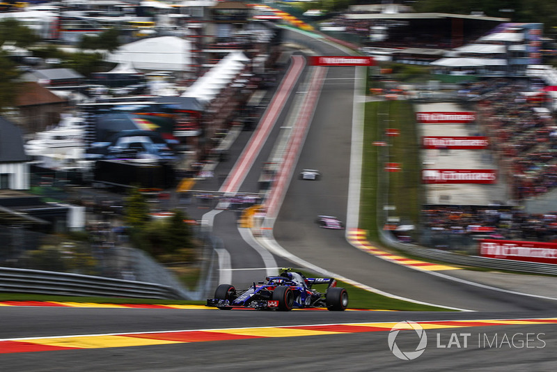 10: Pierre Gasly, Scuderia Toro Rosso STR13, 1'43.844