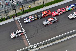 Brad Keselowski, Team Penske, Ford Fusion Discount Tire and Clint Bowyer, Stewart-Haas Racing, Ford Fusion Mobil 1/Rush Truck Centers