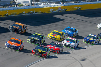 Martin Truex Jr., Furniture Row Racing, Toyota Camry 5-hour ENERGY, Brad Keselowski, Team Penske, Ford Fusion Autotrader