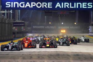 Lewis Hamilton, Mercedes-AMG F1 W09 leads at the start of the race 