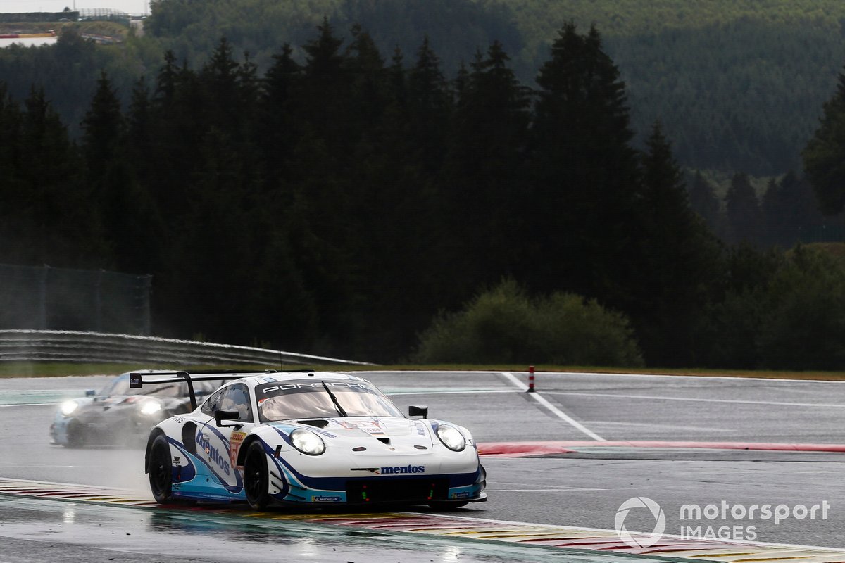 #56 Team Project 1 Porsche 911 RSR: Egidio Perfetti, Laurents Horr, Matteo Cairoli