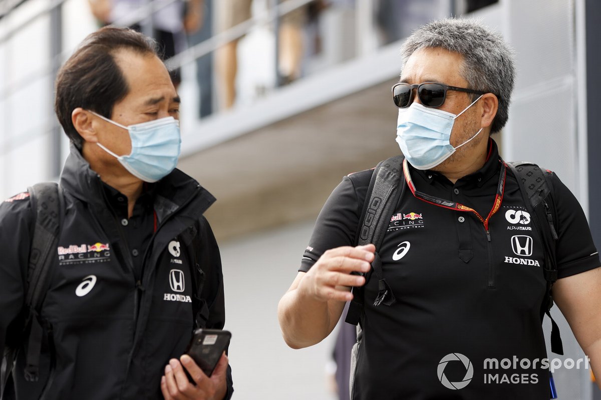 Toyoharu Tanabe, F1 Technical Director, Honda and Masashi Yamamoto, General Manager, Honda Motorsport arrive