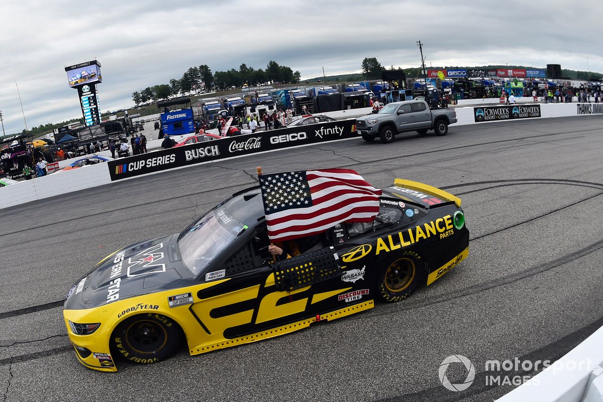 Брэд Кеселовски, Team Penske, Ford Mustang, празднует победу