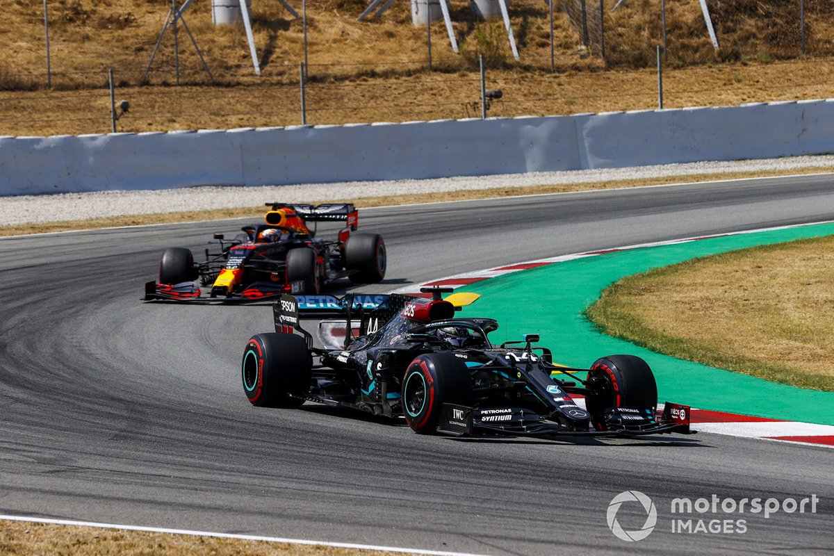 Lewis Hamilton, Mercedes F1 W11 EQ Performance, Max Verstappen, Red Bull Racing RB16