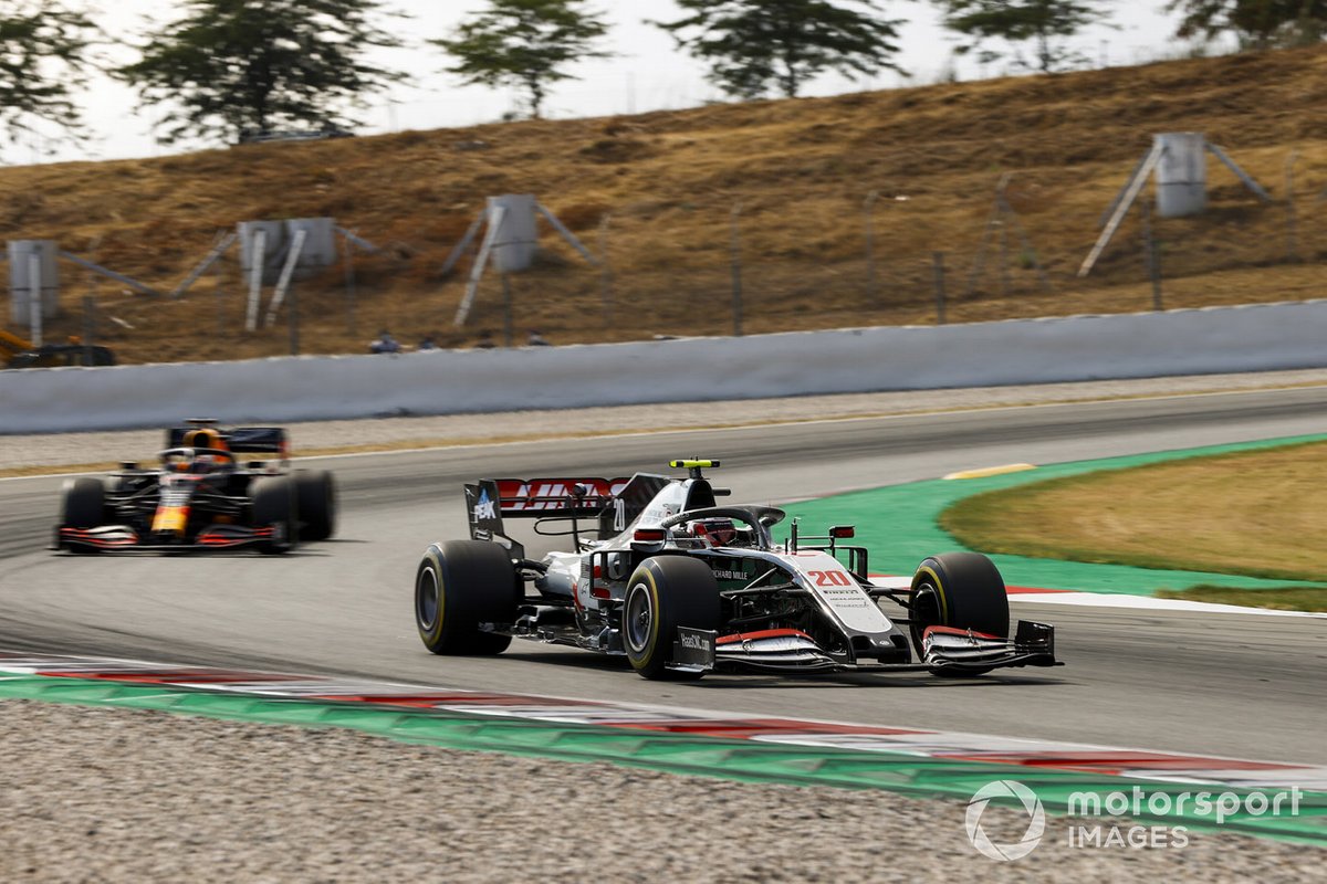 Kevin Magnussen, Haas VF-20, Max Verstappen, Red Bull Racing RB16