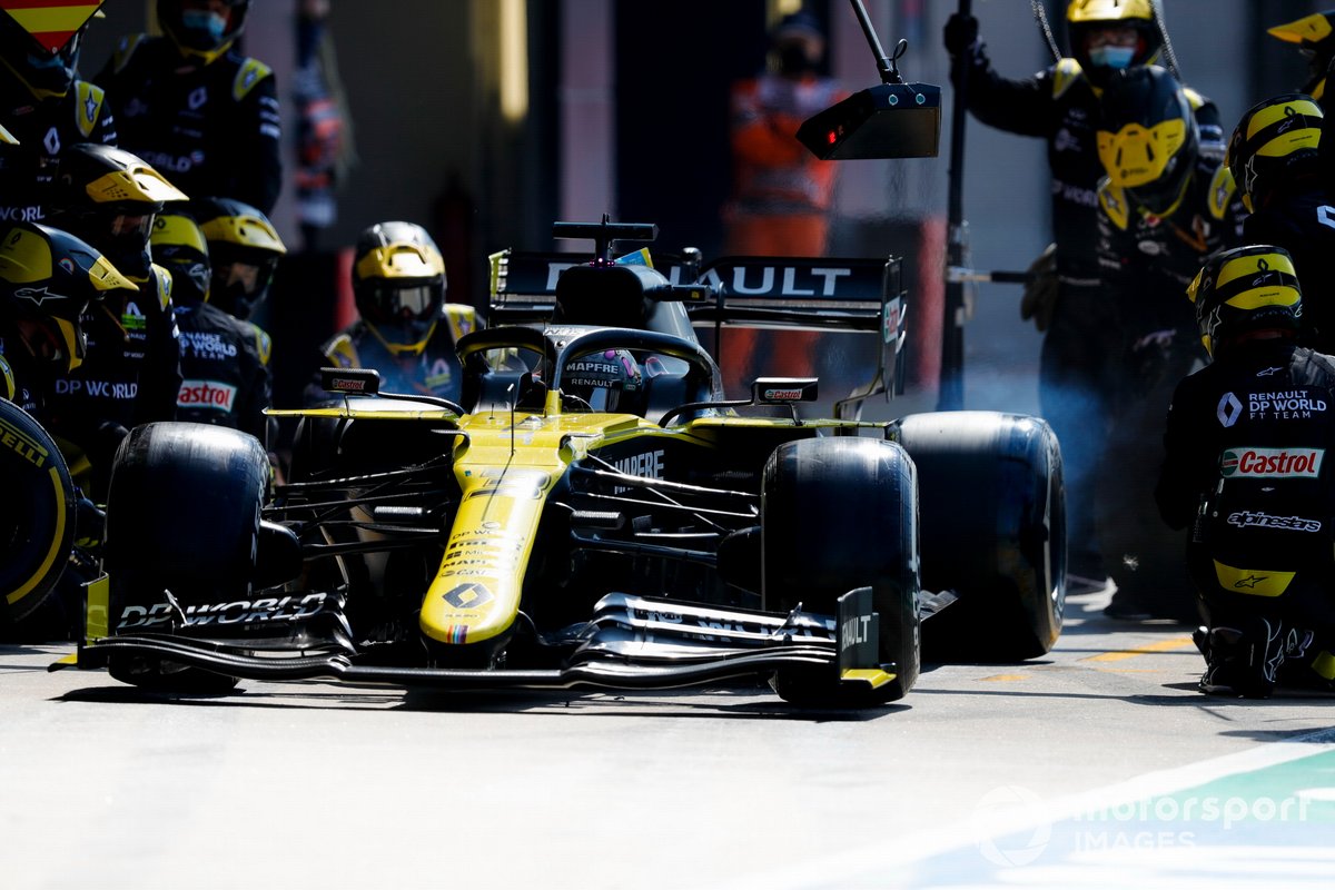 Daniel Ricciardo, Renault F1 Team R.S.20, sale de pits