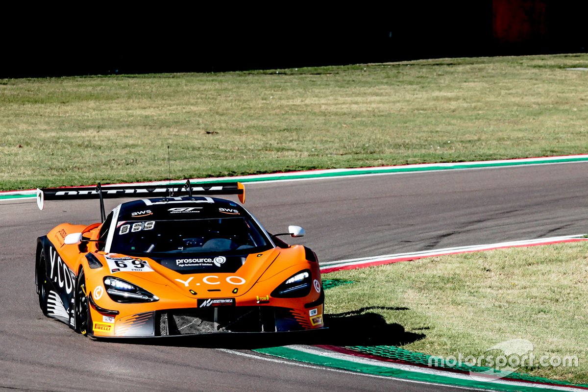 #69 Optimum Motorsport McLaren 720S GT3: Oliver Wilkinson, Rob Bell, Joe Osborne