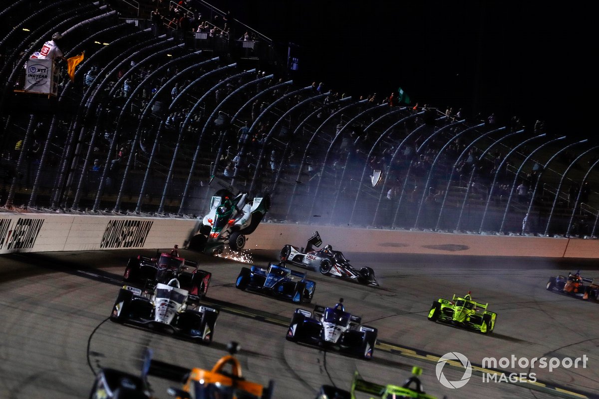 Colton Herta, Andretti Harding Steinbrenner Autosport Honda, Rinus VeeKay, Ed Carpenter Racing Chevrolet crash on a restart