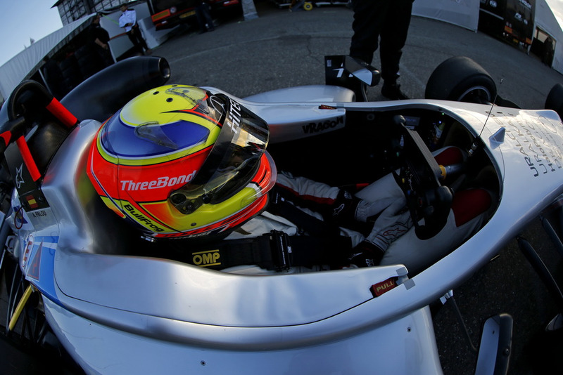 Alex Palou, Hitech Bullfrog GP Dallara F317 - Mercedes-Benz