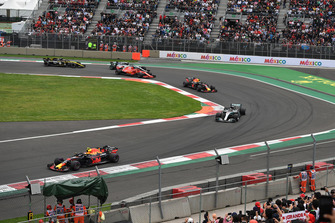 Max Verstappen, Red Bull Racing RB14 leads Lewis Hamilton, Mercedes-AMG F1 W09 on lap one