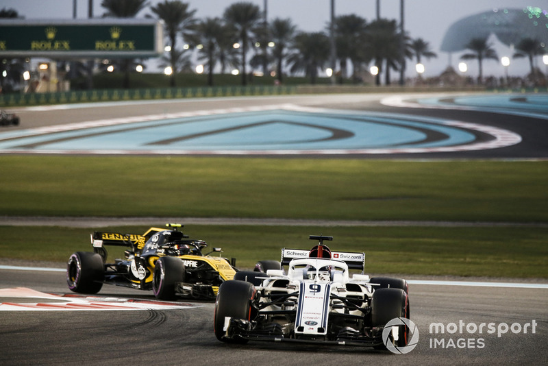 Marcus Ericsson, Sauber C37, leads Carlos Sainz Jr., Renault Sport F1 Team R.S. 18