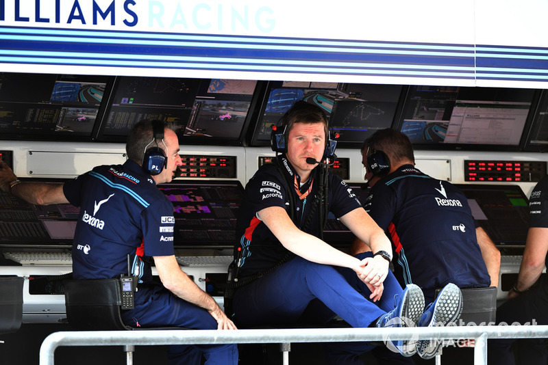 Paddy Lowe, Williams Shareholder and Technical Director and Rob Smedley, Williams Head of Vehicle Performance on the pit wall gantry