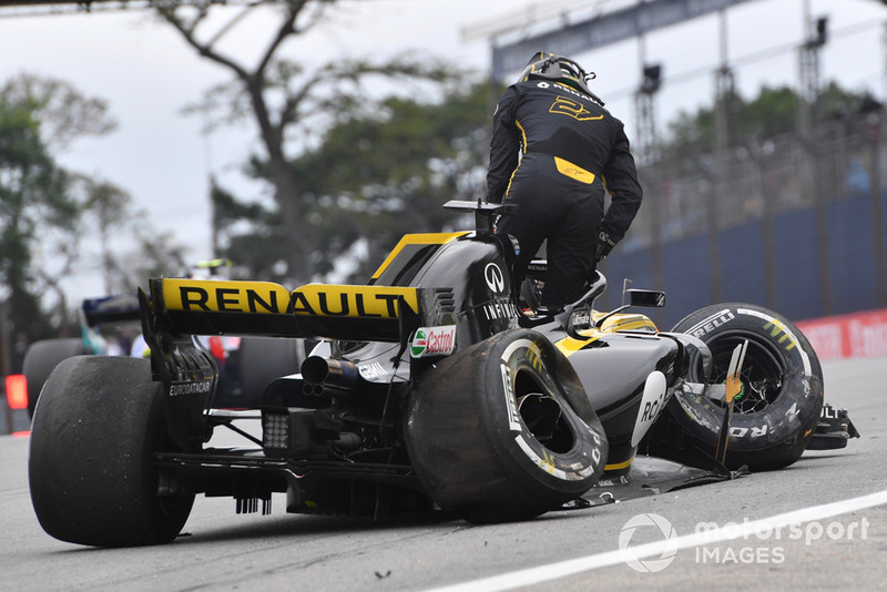 Nico Hulkenberg, Renault Sport F1 Team R.S. 18, dopo l'incidente nelle FP2
