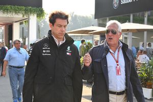 Toto Wolff, Mercedes AMG F1 Motorsporları Direktörü ve Lawrence Stroll, Racing Point Force India F1 Team Sahibi