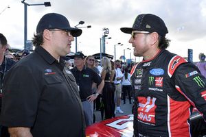 Kurt Busch, Stewart-Haas Racing, Ford Fusion State Haas Automation/Monster Energy e Tony Stewart