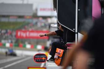 Red Bull Racing pit duvarı
