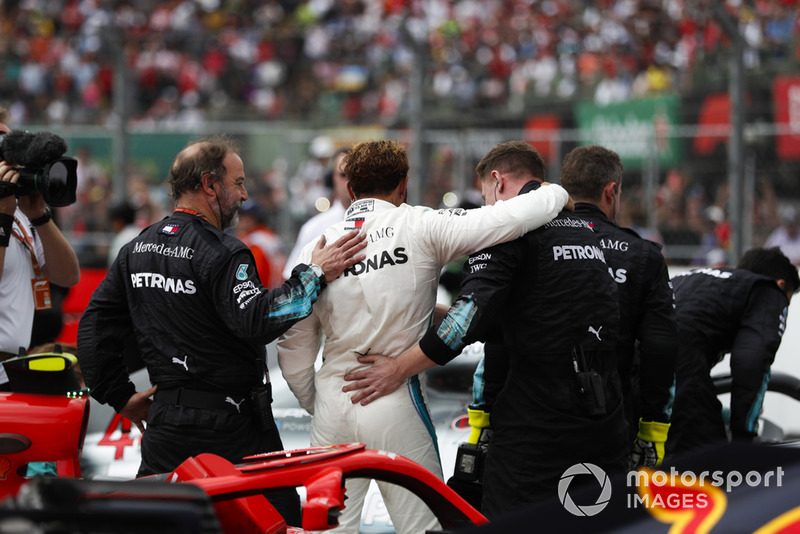 Lewis Hamilton, Mercedes AMG F1, celebra su quinto mundial con el equipo