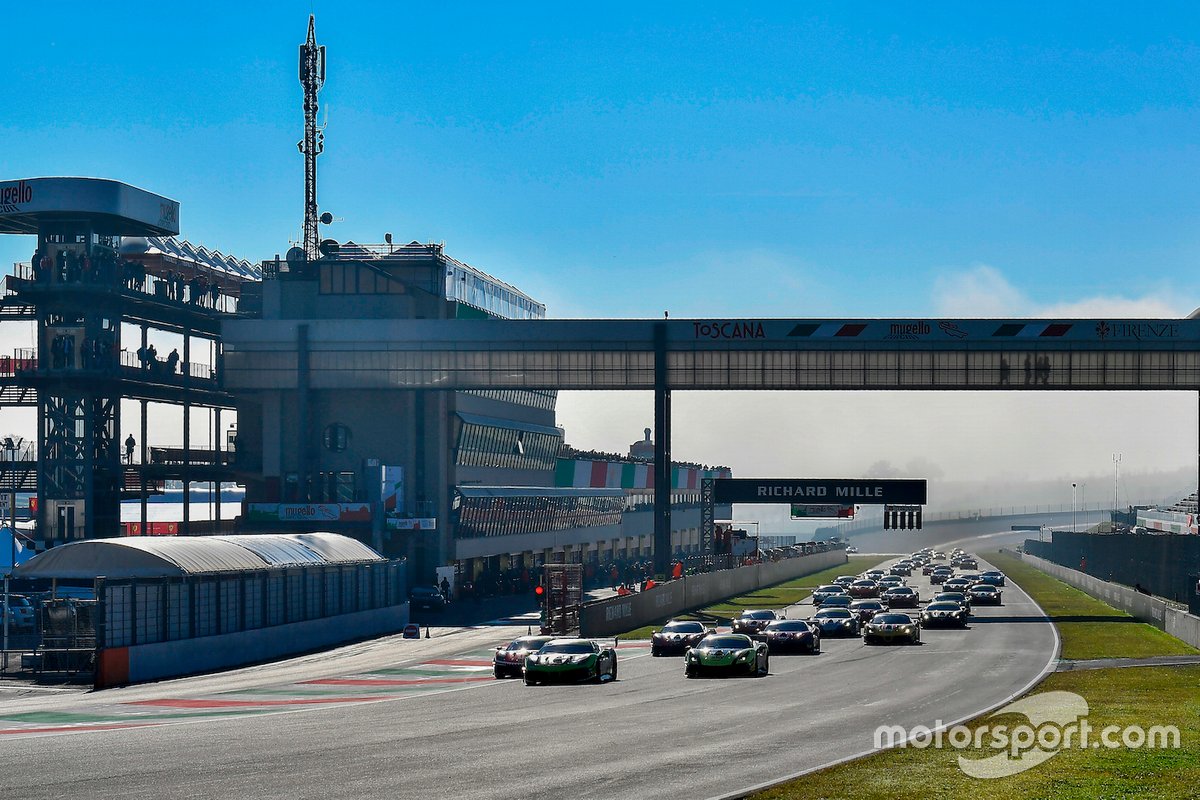 La partenza di Gara 2 della Coppa Shell