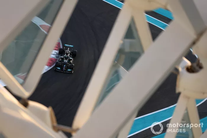 Lewis Hamilton, Mercedes W12