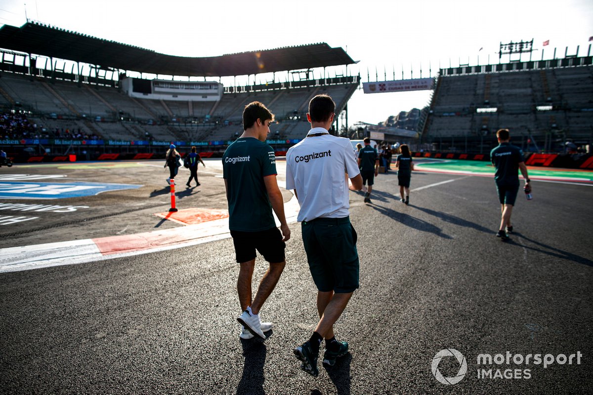 Lance Stroll, Aston Martin recorre la pista