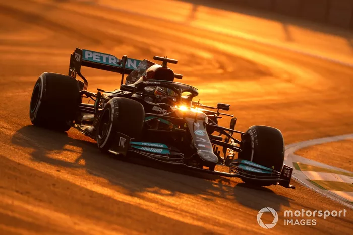 Lewis Hamilton, Mercedes W12