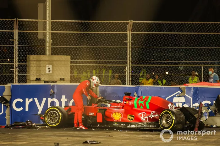 Choque de Charles Leclerc, Ferrari SF21 en la FP2