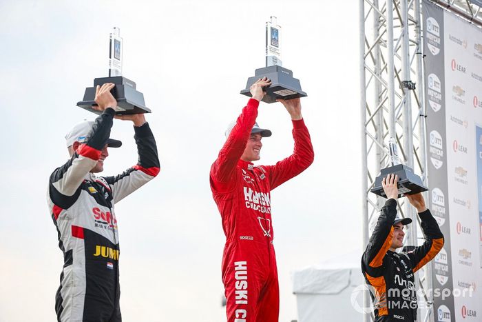 Podio: ganador Marcus Ericsson, Chip Ganassi Racing Honda, segundo lugar Rinus VeeKay, Ed Carpenter Racing Chevrolet, tercer lugar Patricio O'Ward, Arrow McLaren SP Chevrolet