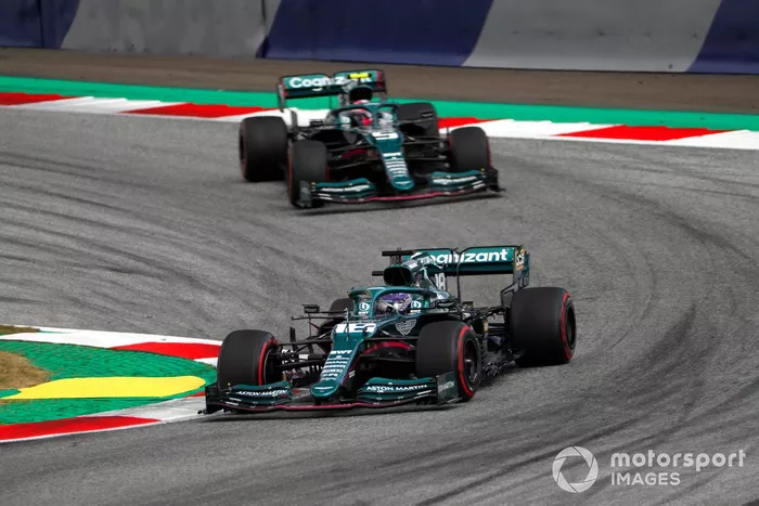 Lance Stroll, Aston Martin AMR21, Sebastian Vettel, Aston Martin AMR21