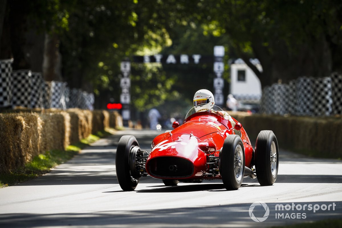 Alexander Boswell au volant de la Ferrari 500/625A (1952)