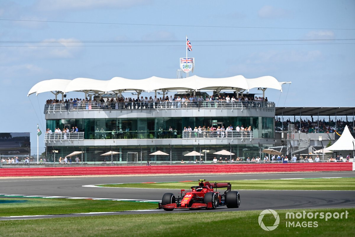 Carlos Sainz Jr., Ferrari SF21