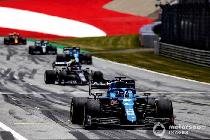 Guanyu Zhou, Alpine A521, Pierre Gasly, AlphaTauri AT02, Esteban Ocon, Alpine A521