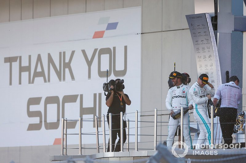 Race winner Lewis Hamilton, Mercedes AMG F1 and Valtteri Bottas, Mercedes AMG W10 spray champagne on the podium