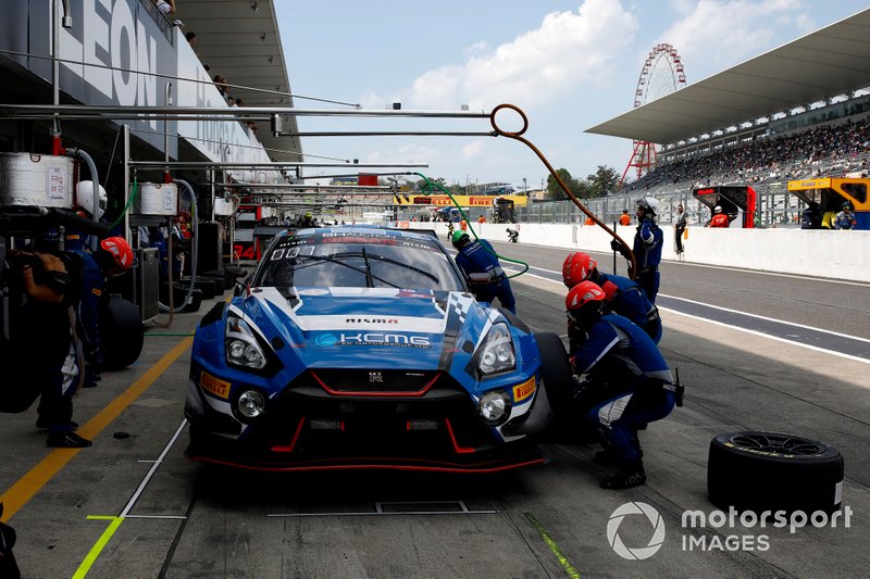 #35 KCMG Nissan GT-R NISMO GT3: Tsugio Matsuda, Katsumasa Chiyo, Joshua Burdon