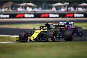 Nico Hulkenberg, Renault F1 Team R.S. 19, voor Alexander Albon, Toro Rosso STR14