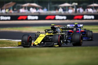Nico Hulkenberg, Renault F1 Team R.S. 19, voor Alexander Albon, Toro Rosso STR14