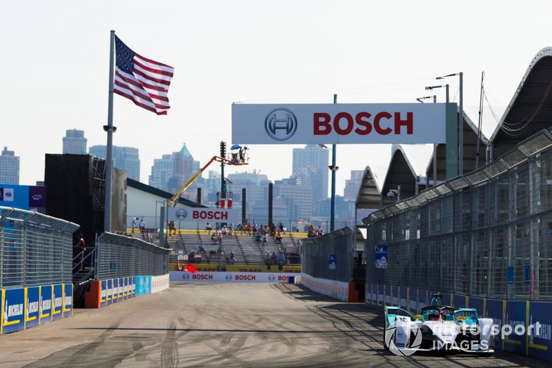 Oliver Turvey, NIO Formula E, NIO Sport 004