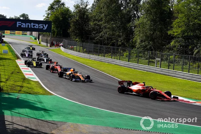 Sebastian Vettel, Ferrari SF90, Carlos Sainz Jr., McLaren MCL34, Charles Leclerc, Ferrari SF90, Nico Hulkenberg, Renault F1 Team R.S. 19 e Lewis Hamilton, Mercedes AMG F1 W10 