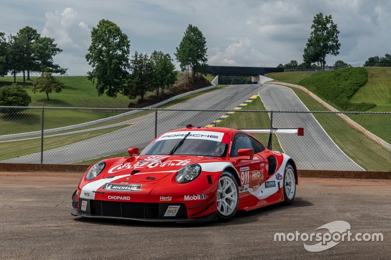 La decoración del Porsche 911 RSR, dedicada a Coca-Cola