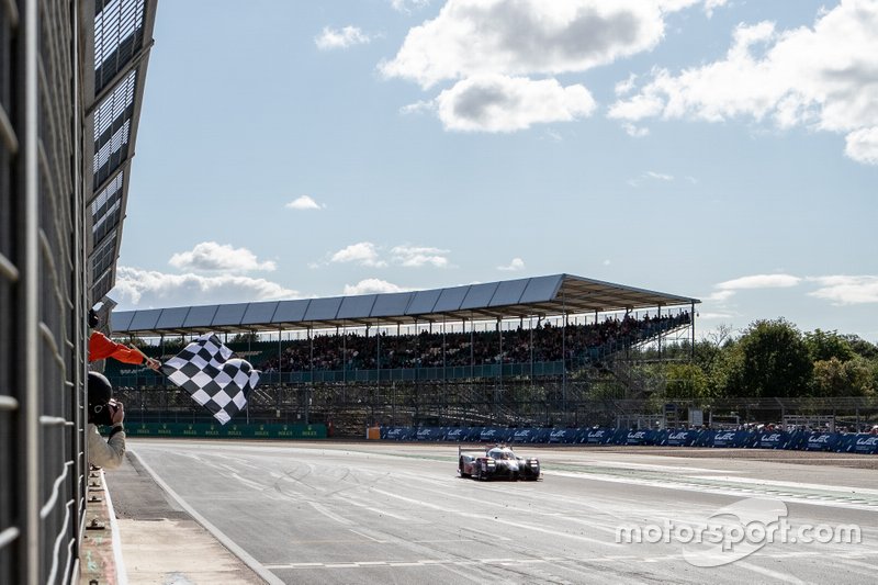 #7 TOYOTA GAZOO RACING - Toyota TS050 - Hybrid: Mike Conway, Kamui Kobayashi, Jose Maria Lopez Race